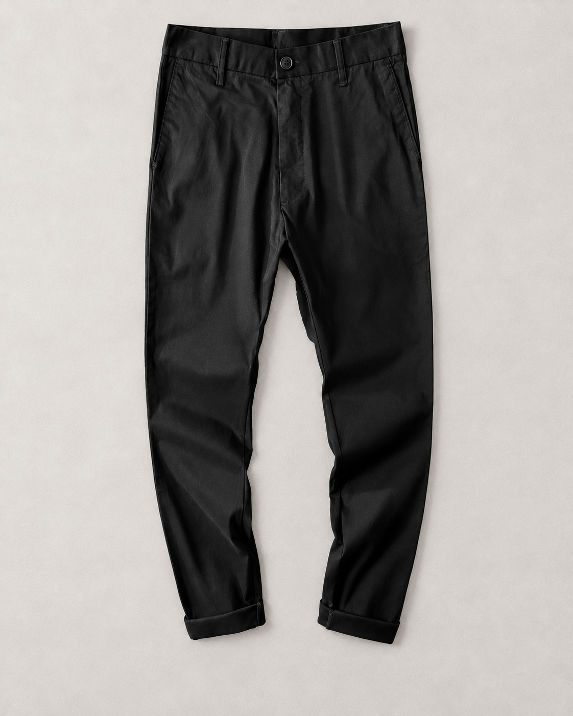 Pantalone nero slim disteso, vista anteriore completa